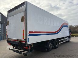 VOLVO FM330