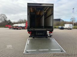 VOLVO FM330