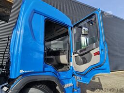 Scania P450 XT 8x4*4 / HIAB Z KRAAN + HAAKARM