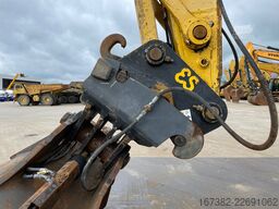 Komatsu PC240NLC-10