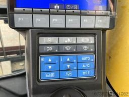 Komatsu PC240NLC-10