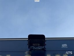 Iveco 35S16 Box truck w/ side door and lift