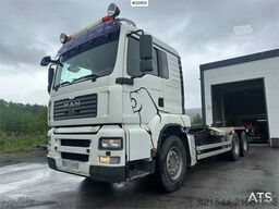 MAN TGA 26.480 6x4 Tandem Hook truck w/ 20 t/m hook an