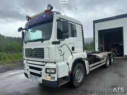 MAN TGA 26.480 6x4 Tandem Hook truck w/ 20 t/m hook an