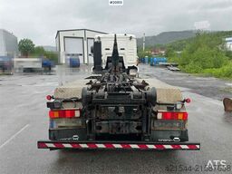 MAN TGA 26.480 6x4 Tandem Hook truck w/ 20 t/m hook an