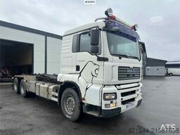 MAN TGA 26.480 6x4 Tandem Hook truck w/ 20 t/m hook an