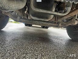 MAN TGA 26.480 6x4 Tandem Hook truck w/ 20 t/m hook an