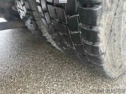 MAN TGA 26.480 6x4 Tandem Hook truck w/ 20 t/m hook an