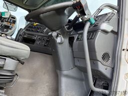 VOLVO FM 9 4X2 KEHRMASCHINE