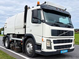 VOLVO FM 9 4X2 KEHRMASCHINE