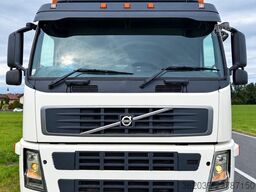 VOLVO FM 9 4X2 KEHRMASCHINE