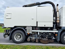 VOLVO FM 9 4X2 KEHRMASCHINE