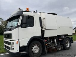VOLVO FM 9 4X2 KEHRMASCHINE