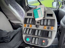 VOLVO FM 9 4X2 KEHRMASCHINE
