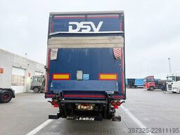Krone 2 axle Curtainsider / Planenauflieger