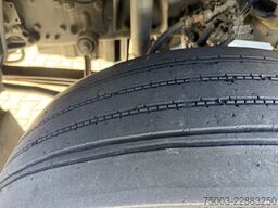 Mercedes-Benz Axor 1829 K 4X2 Kipper mit Kran Atlas 125.2