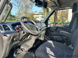 Iveco Daily mit Steinsberger 5 Pferde, 2 Wohnungen