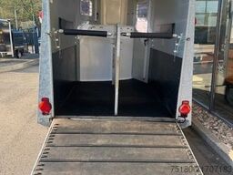 HUMBAUR Notos Alu Pferdeanhänger 2,7t. 1.Hand SK