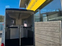 HUMBAUR Notos Alu Pferdeanhänger 2,7t. 1.Hand SK