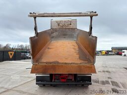 Scania R 520 8x4 RETARDER / FULL STEEL / BOX L=5565 mm