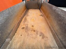 Scania R 520 8x4 RETARDER / FULL STEEL / BOX L=5565 mm