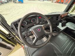 Scania R 520 8x4 RETARDER / FULL STEEL / BOX L=5565 mm