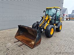 JCB 407 T4 Bucket + Forks!
