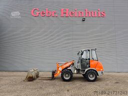 Atlas AR 40 Bucket + Forks