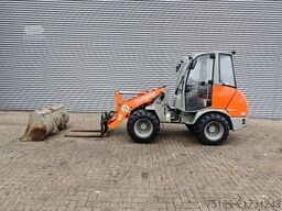 Atlas AR 40 Bucket + Forks