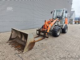 Atlas AR 40 Bucket + Forks