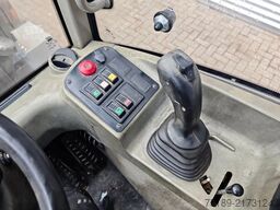 Atlas AR 40 Bucket + Forks