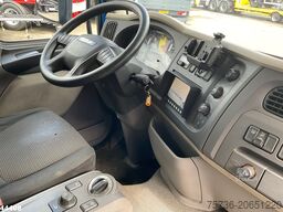 DAF FA LF 250 Euro 6 Autotransporter met laadklep