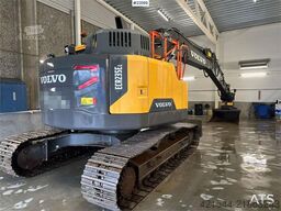 Volvo ECR 235EL w/ rototilt, tooth bucket and sanding bu