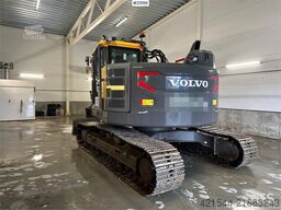 Volvo ECR 235EL w/ rototilt, tooth bucket and sanding bu