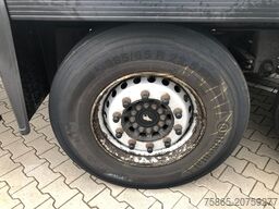 Schmitz Cargobull SCB S3B / Box Trailer / Loadlift 2000 kg / APK ...