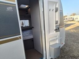 BÜRSTNER B66 480 TK 1.700 kg / Dusch-Paket