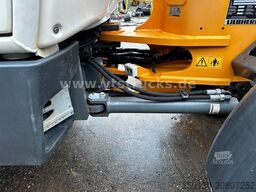 LIEBHERR L506C Schaufel/Palettengabel