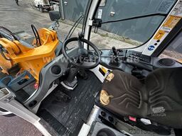 LIEBHERR L506C Schaufel/Palettengabel