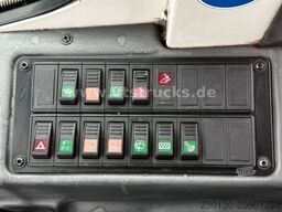 LIEBHERR L506C Schaufel/Palettengabel