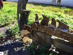 Digga BFT2 Chain digger w/ Combi attachment.