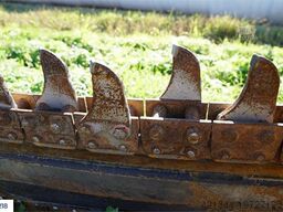 Digga BFT2 Chain digger w/ Combi attachment.
