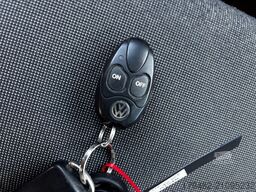 VOLKSWAGEN Caddy 2.0 TDI Maxi StdHzng Klima 2Schiebetüren