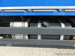 MAN 26.460 BL, Baustoff-Pritsche-Heckkran