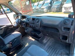 RENAULT Theault Proteo   5 Sitzer  Haras / Hengste
