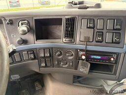 Volvo FH 400 8X4 TIPPER (insulated/isolé) - MANUAL 3+...