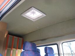MERCEDES-BENZ 212 D Sprinter Vollautomatik Infomobil /94.000KM