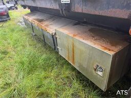 Tyllis semi-trailer with HIAB XS 144 crane