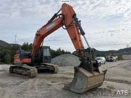 Doosan DX300 LC-5 excavator with digging bucket
