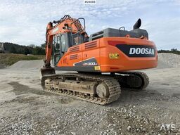 Doosan DX300 LC-5 excavator with digging bucket