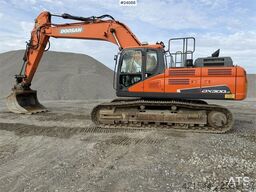 Doosan DX300 LC-5 excavator with digging bucket